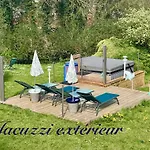 Le Clos Dessyag Hotel